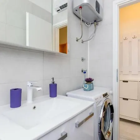Dubrovnik: Quiet Corner Apartment